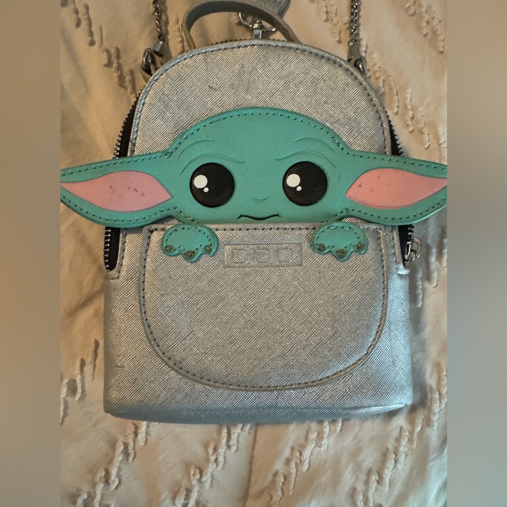 Loungefly Star Wars/Mandalorian crossbody/wristlet